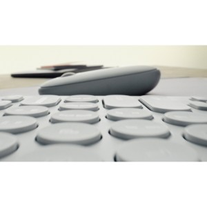 Logitech 910-007015 ratón Viajes Ambidextro RF Wireless + Bluetooth Óptico 4000 DPI