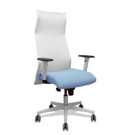 Sillón Sahuco blanco bali azul cielo brazos blancos base blanca ruedas parqué 65mm