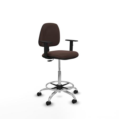 Taburete Isso CP similpiel marrón oscuro brazos 1D base cromada ruedas engomadas 50mm